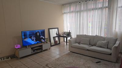 Apartment / Flat For Sale in Kilner Park, Pretoria